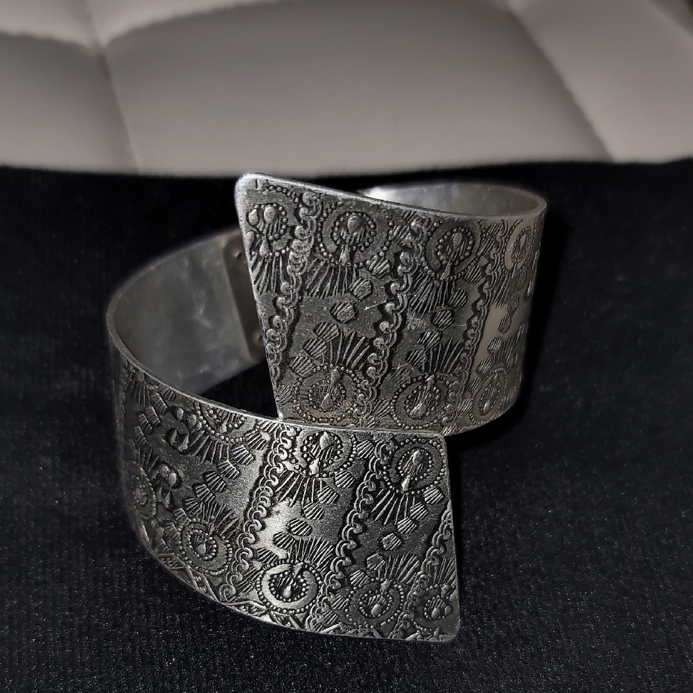 Vintage 1950s Large Aluminum Clamper Bracelet